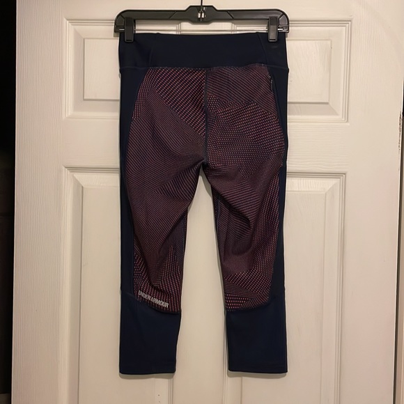 Under Armour athletic pants. Crop length (mid-shin) women’s size medium - Picture 2 of 6